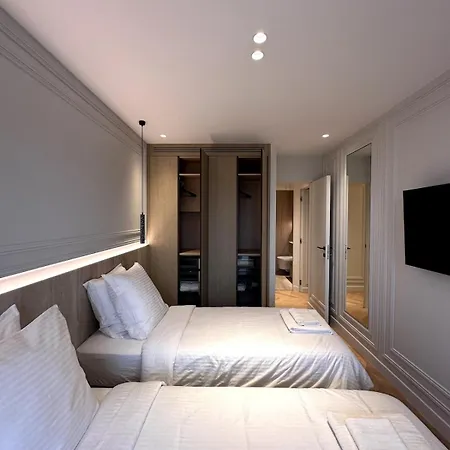 A Stone's Throw From Paris Appartement